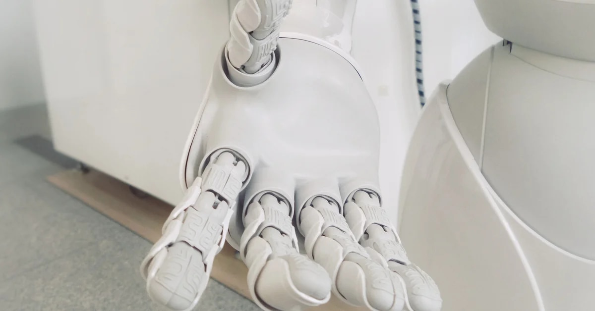 Los robots controlados con realidad virtual que serían médicos en la guerra