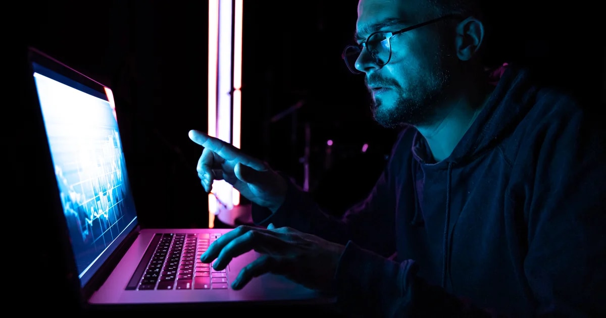 Es igual de peligroso entrar desde un PC o el teléfono a la Deep Web
